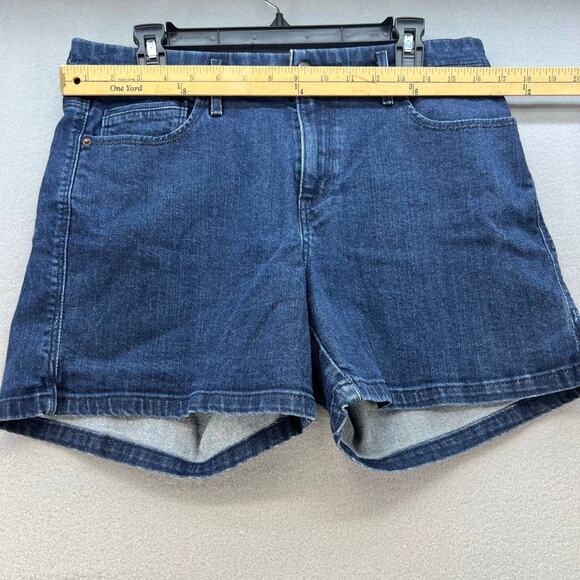 Levi's Women's Jean Shorts Size 12 W31 Medium Wash - Picture 2 of 11